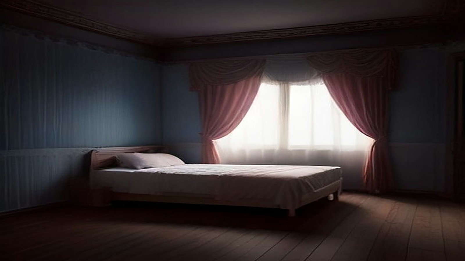 Recámara antigua en penumbra con una cama de madera tendida, piso de duela y una ventana con cortinas rosadas que deja entrar luz blanca