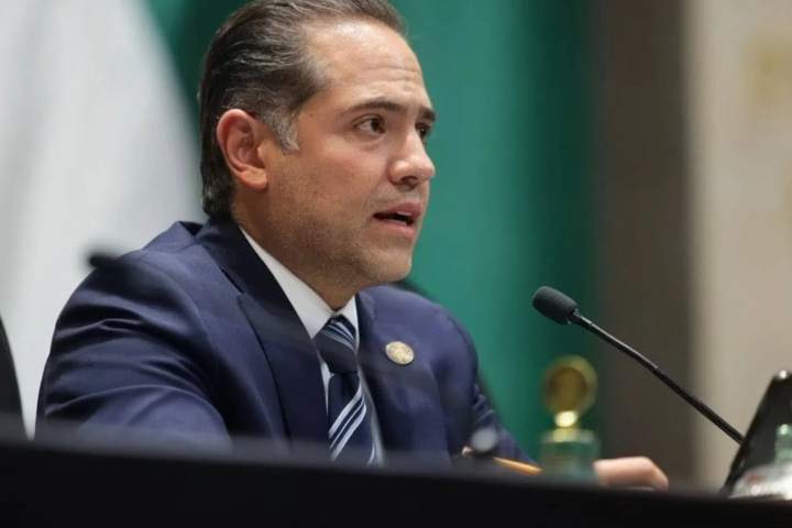 Diputado Raúl Bolaños-Cacho Cué durante una entrevista en San Lázaro