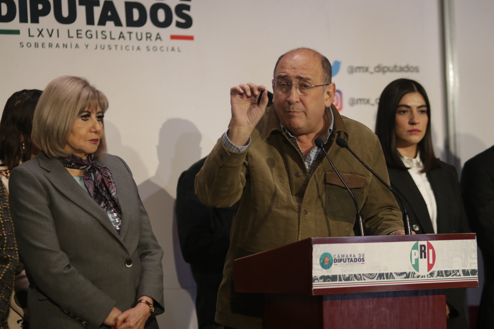 Rubén Moreira, coordinador de los diputados del PRI, en conferencia de prensa