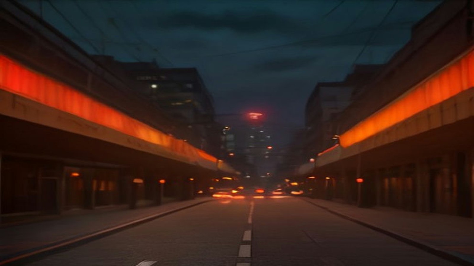 Avenida urbana de noche bajo cielo nublado, con luces anaranjadas en las fachadas de ambos lados y destellos de autos al fondo